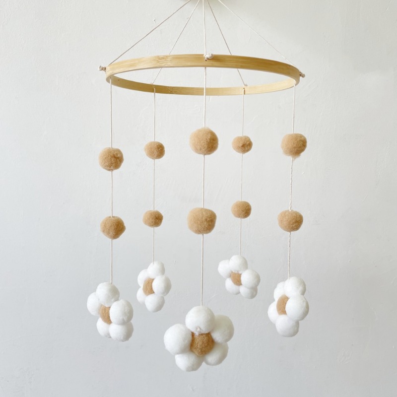 Baby Clothing Stores - Ins Nordic Pelz Ball Blume Windspiel